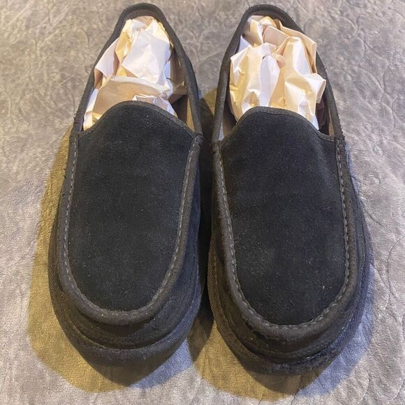 Ugg Australia DEX Black Suede Slippers
Men\'s Size 13 main image 10